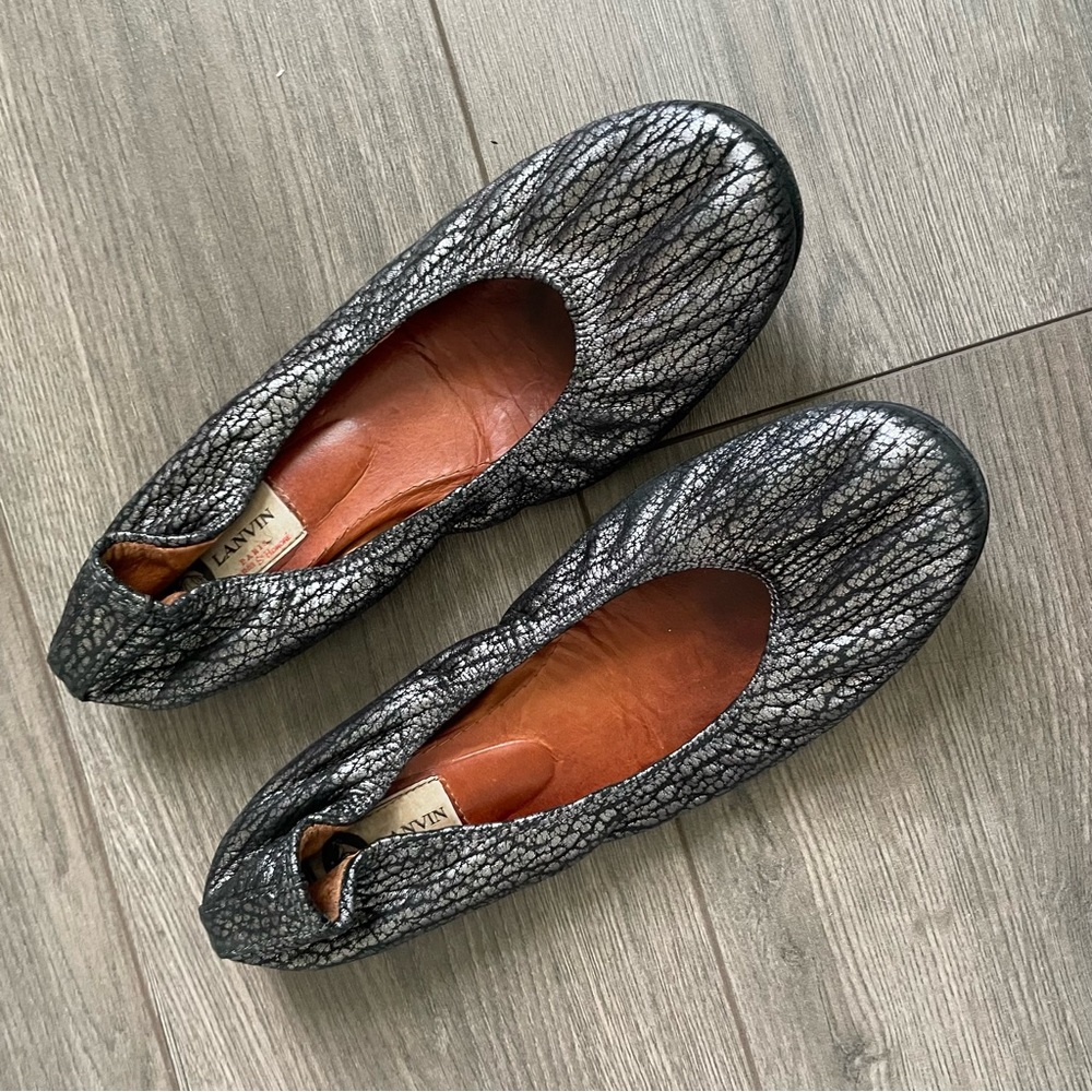 Lanvin Textured Black and Silver Loafers